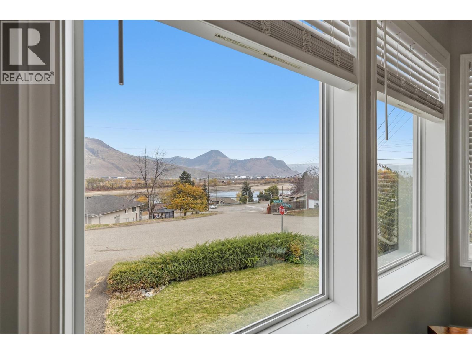 801 Alpine Terrace, Kamloops, British Columbia  V2B 6E7 - Photo 10 - 10404436