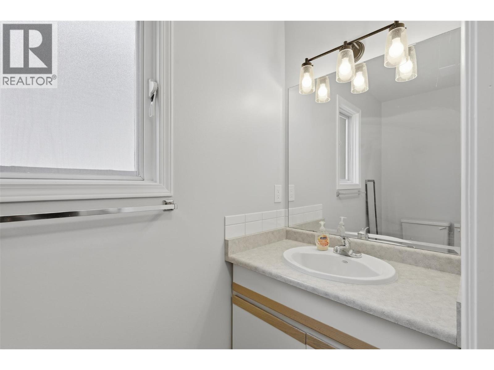 801 Alpine Terrace, Kamloops, British Columbia  V2B 6E7 - Photo 15 - 10404436