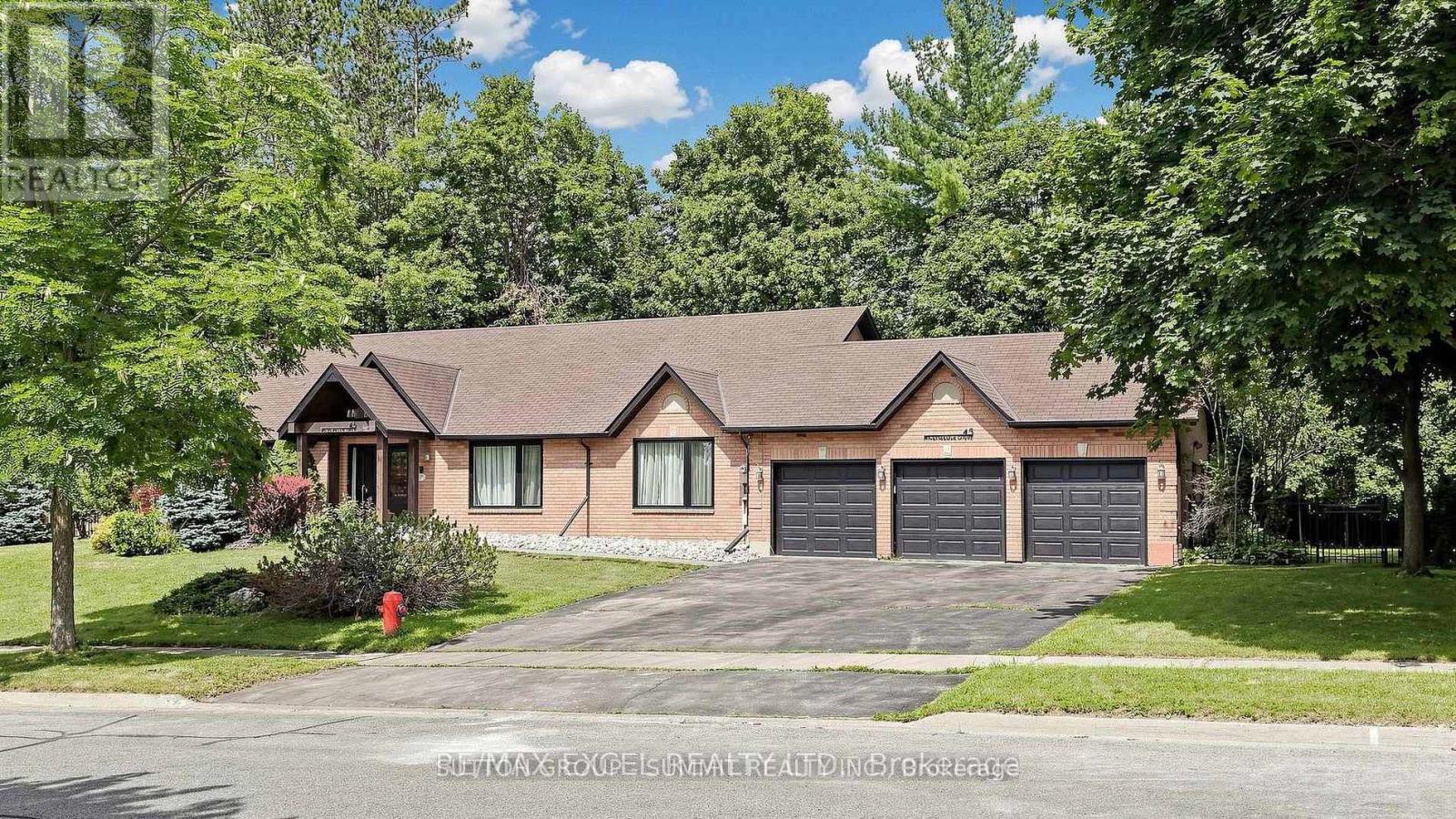 1 - 45 Pineneedle Drive, Aurora, Ontario  L4G 4Y6 - Photo 1 - N14112760