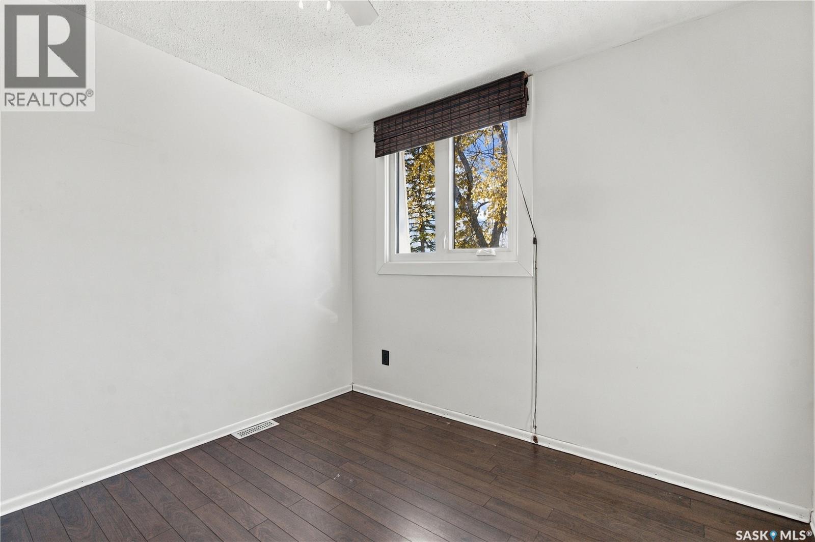 102 Oakview Drive, Regina, Saskatchewan  S4R 0E4 - Photo 22 - SK051860