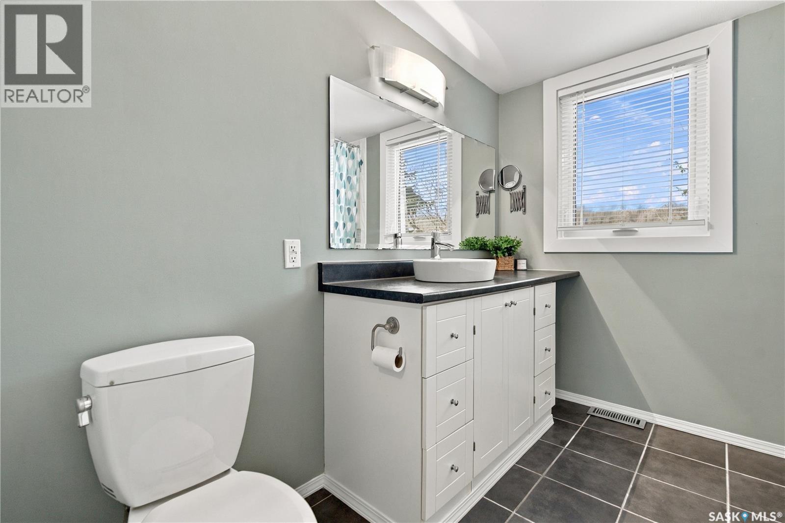 102 Oakview Drive, Regina, Saskatchewan  S4R 0E4 - Photo 24 - SK051860