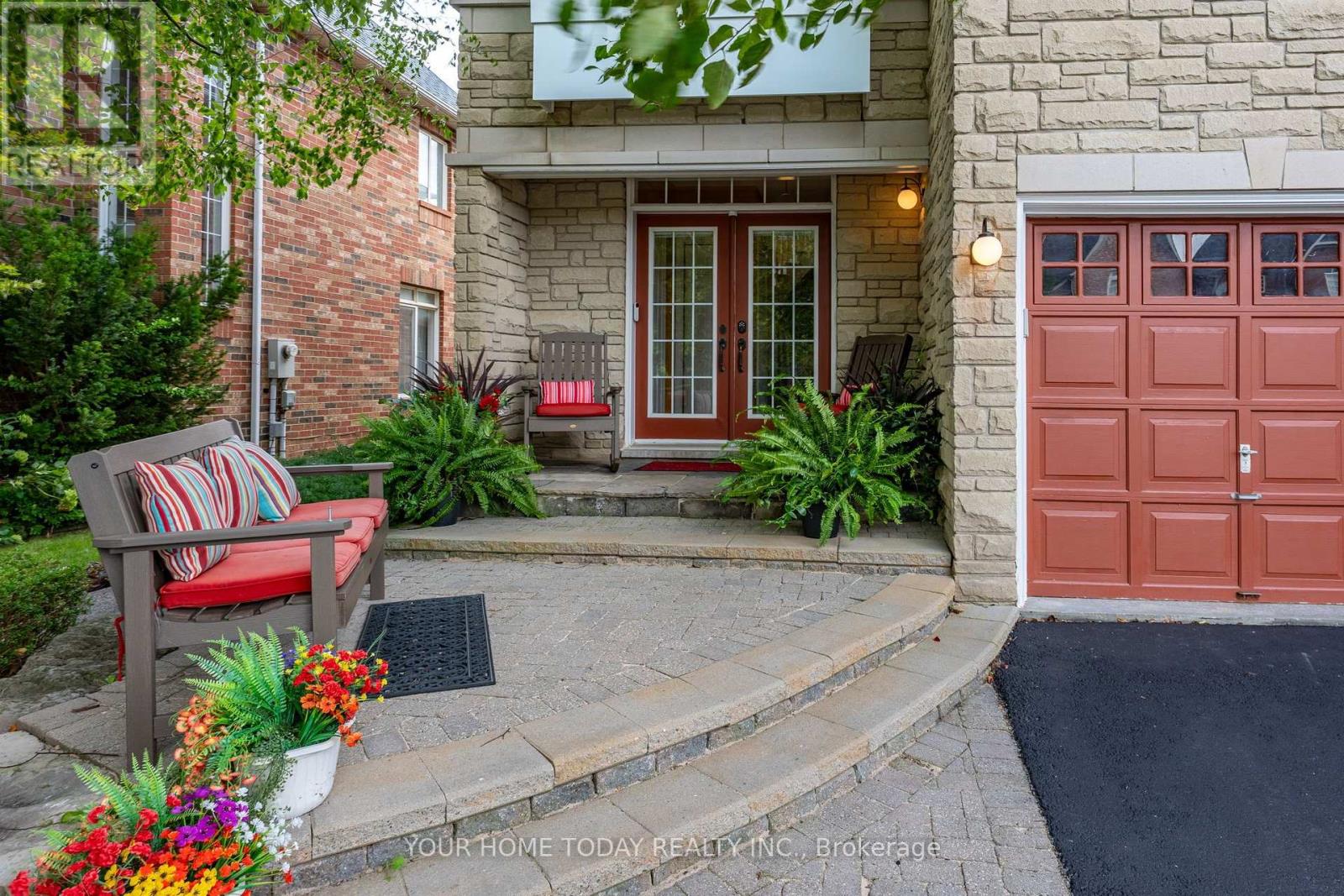 127 Miller Drive, Halton Hills, Ontario  L7G 5Y1 - Photo 4 - W14112674