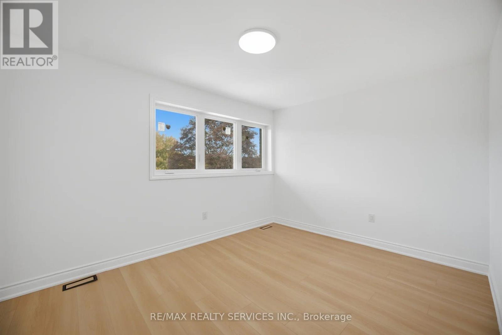 92 Corby Crescent, Brampton, Ontario  L6Y 1H1 - Photo 12 - W14112722
