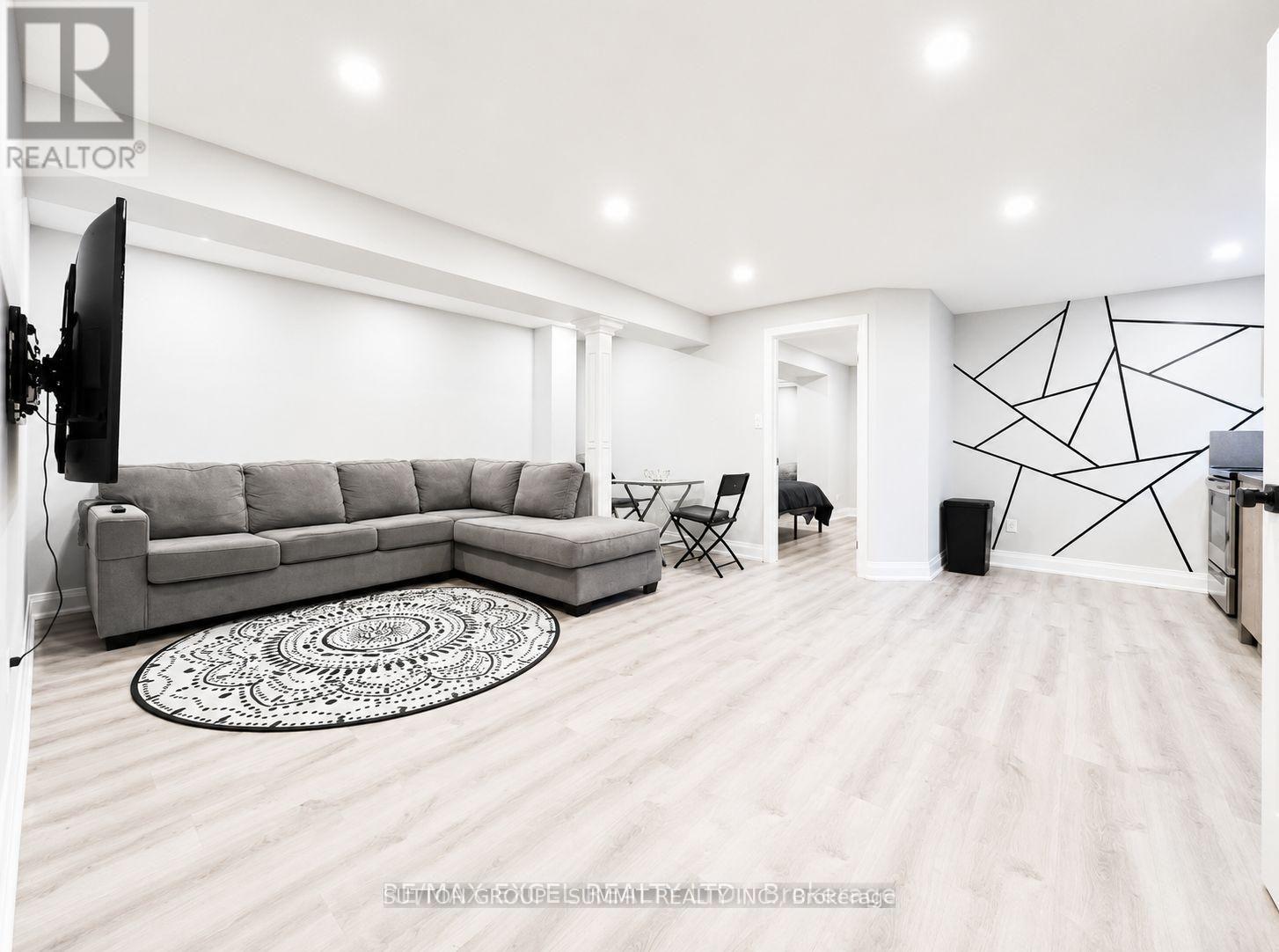 1 - 45 Pineneedle Drive, Aurora, Ontario  L4G 4Y6 - Photo 2 - N14112760