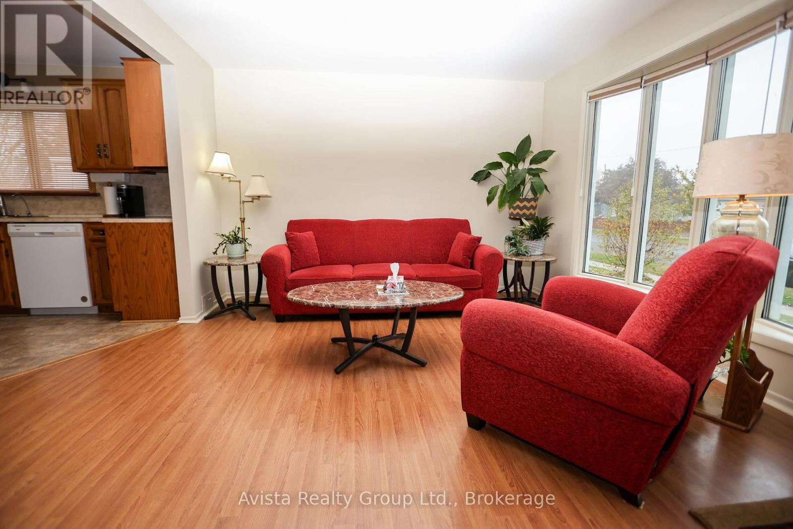 426 Christina Street E, Thunder Bay, Ontario  P7E 4P2 - Photo 3 - X14109248