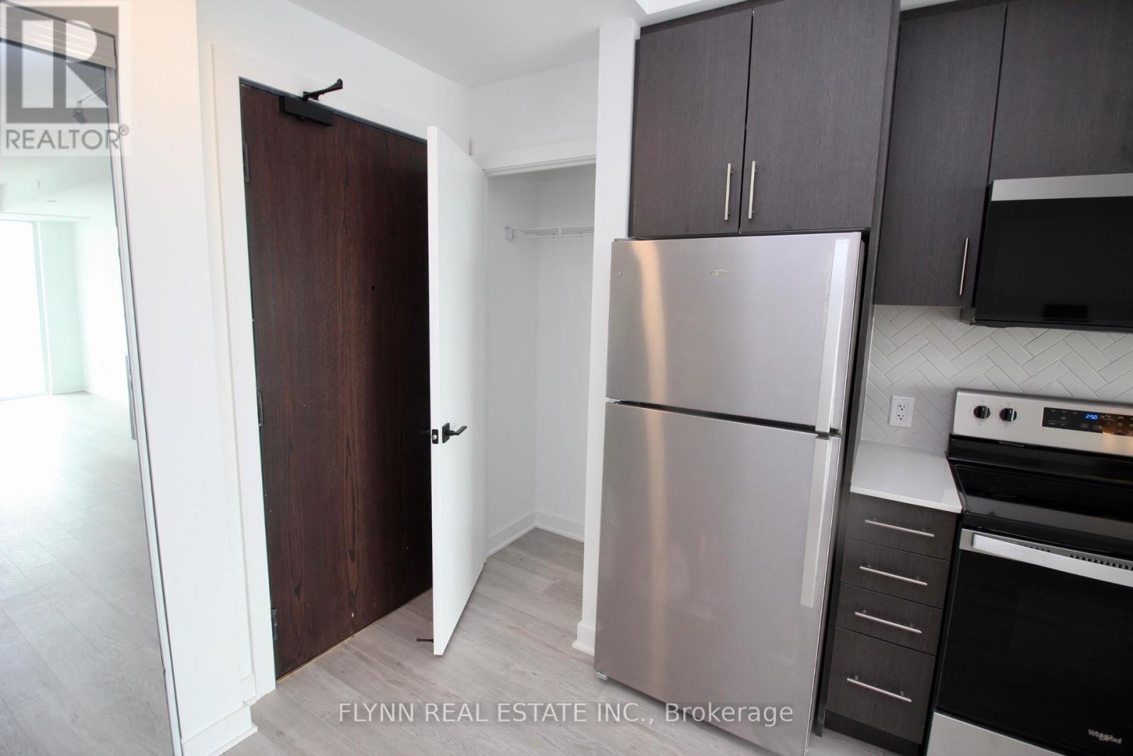 1518 - 2782 Barton Street E, Hamilton, Ontario  L8E 2J8 - Photo 3 - X14112756