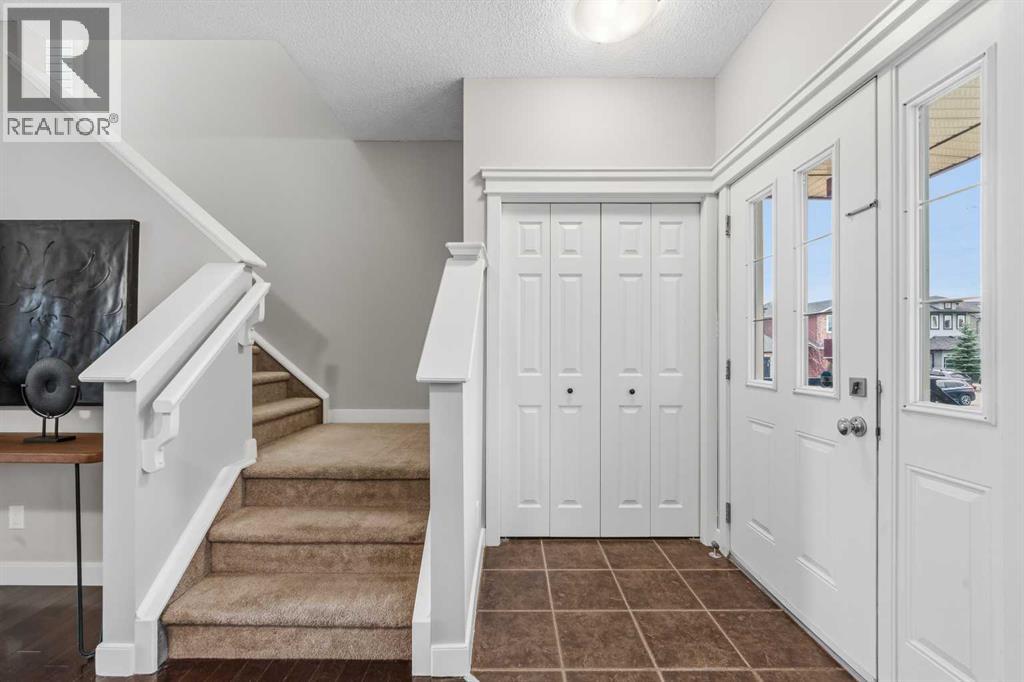 66 Evansford Circle NW, Calgary, Alberta  T3P 0B1 - Photo 3 - A2352883