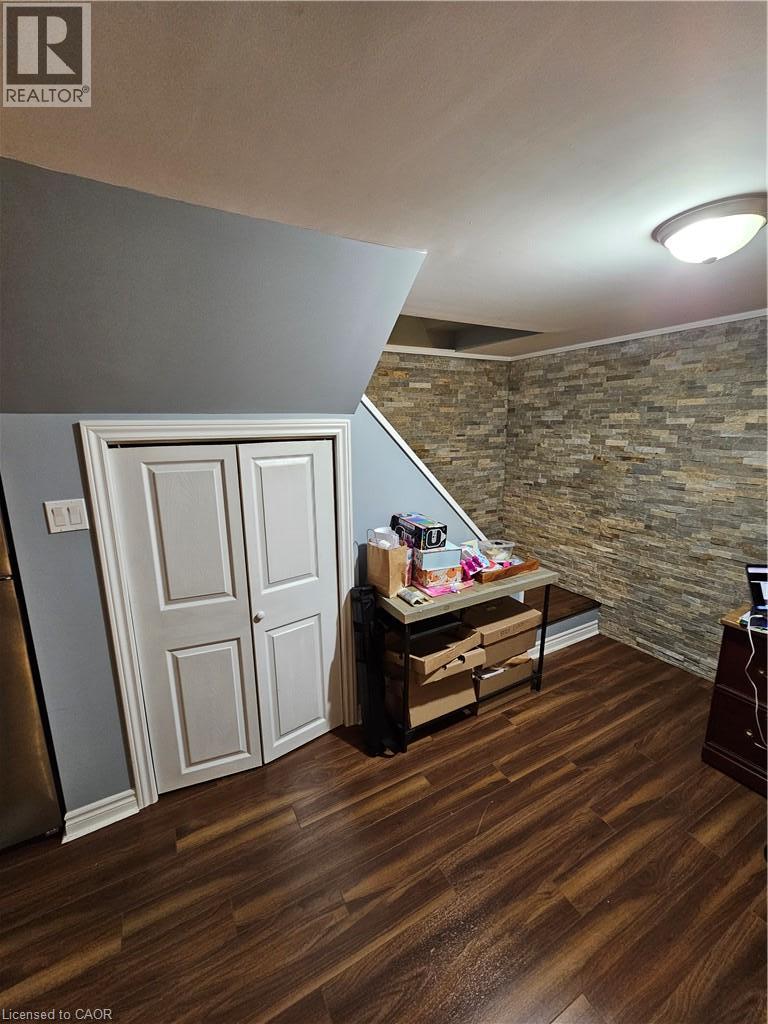 1326 Rosemary Crescent Unit# Lower, Burlington, Ontario  L7P 2P4 - Photo 2 - 40871908