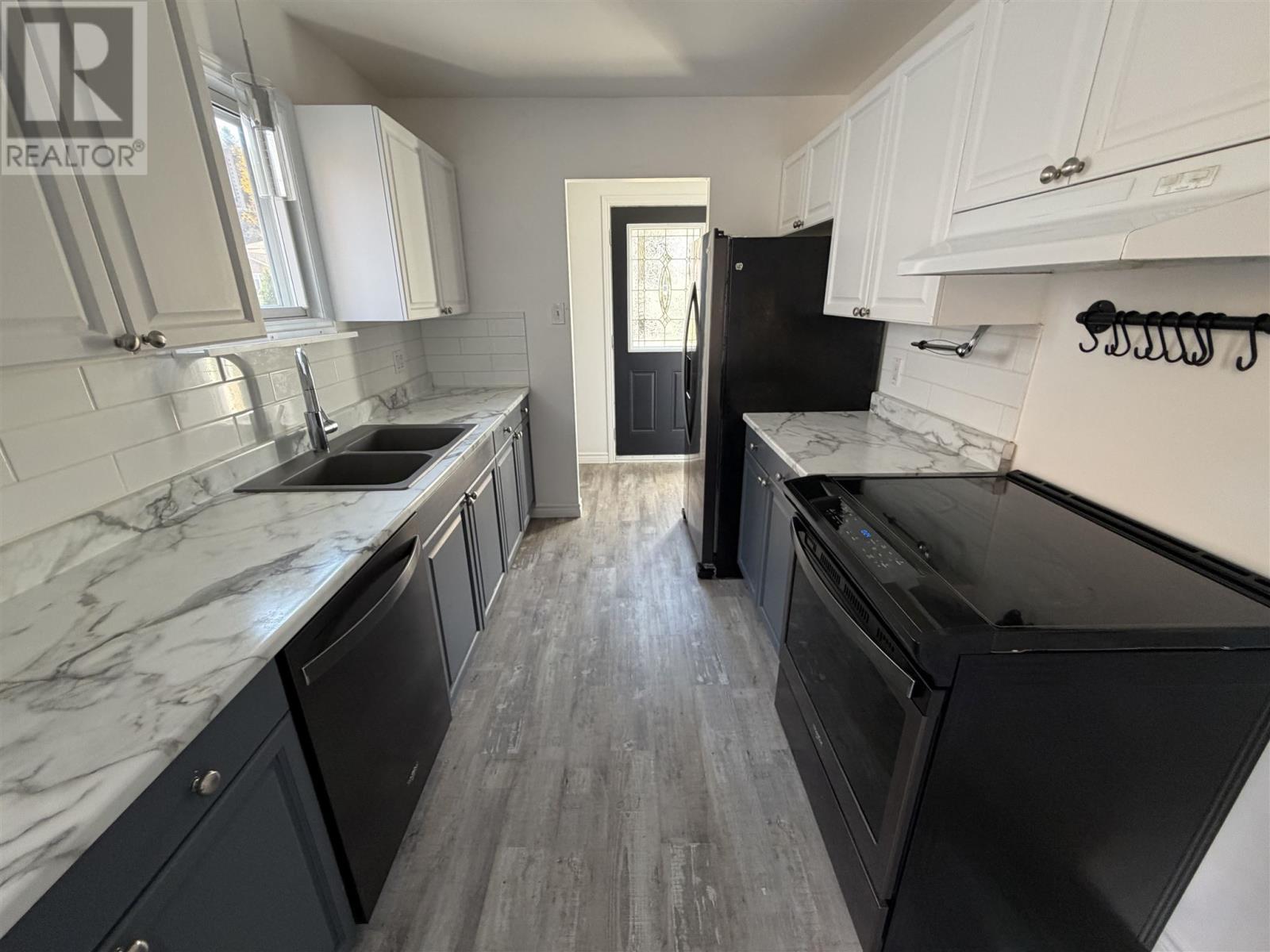 27 Hergott Ave, Elliot Lake, Ontario  P5A 3B1 - Photo 14 - SM262968