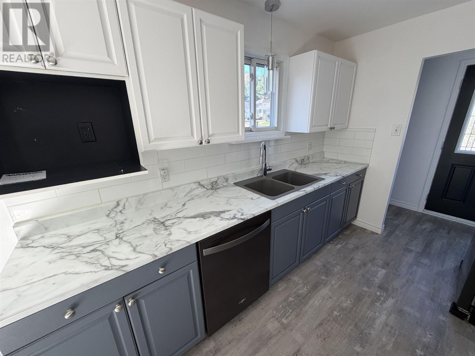 27 Hergott Ave, Elliot Lake, Ontario  P5A 3B1 - Photo 15 - SM262968