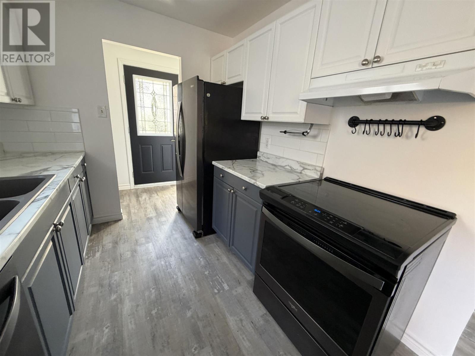 27 Hergott Ave, Elliot Lake, Ontario  P5A 3B1 - Photo 16 - SM262968