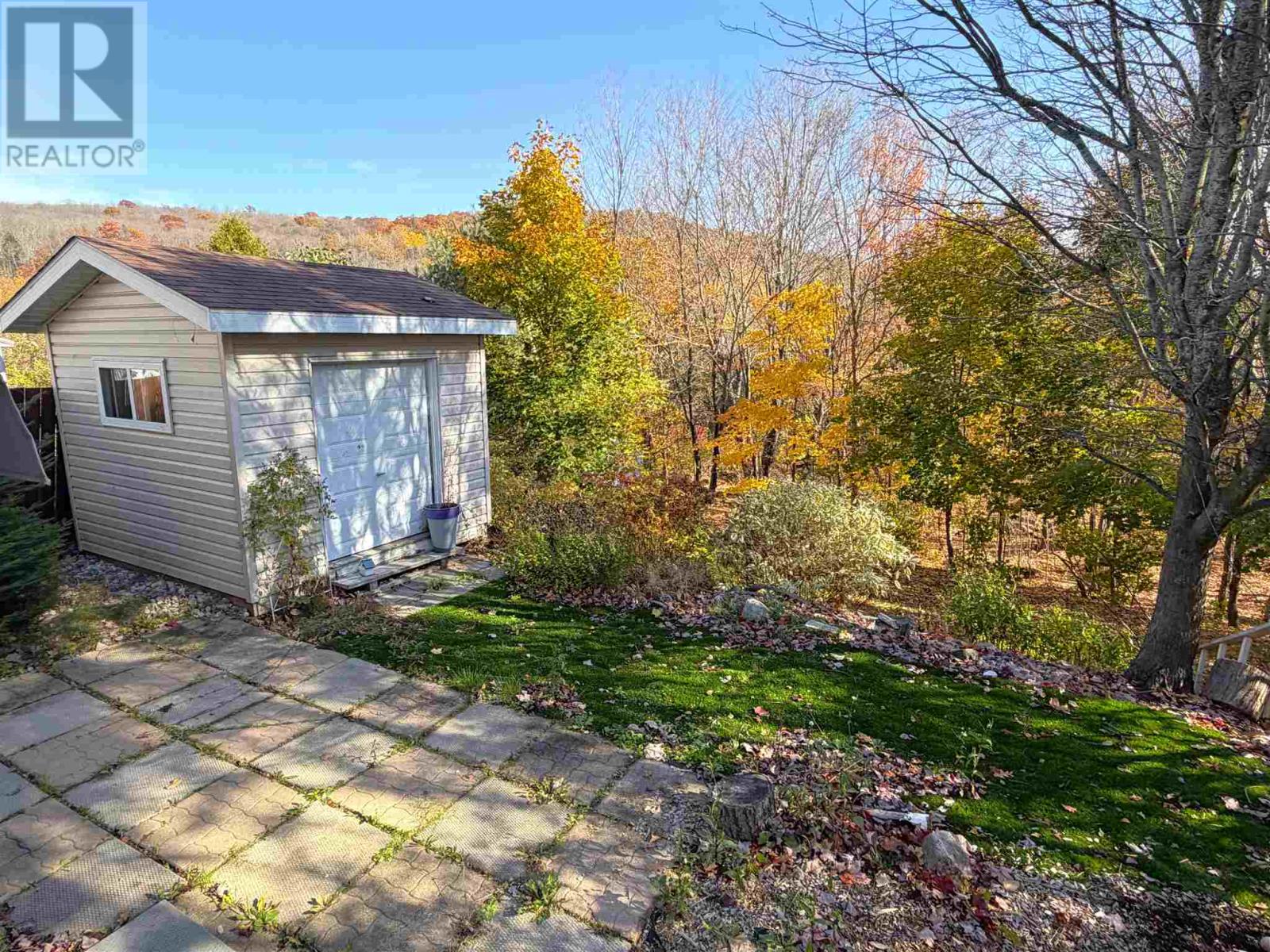 27 Hergott Ave, Elliot Lake, Ontario  P5A 3B1 - Photo 4 - SM262968