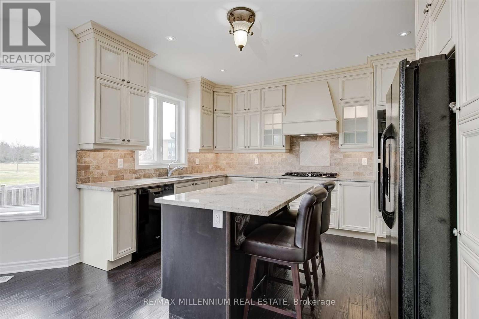 77 Collier Crescent, Essa, Ontario  L0M 1B5 - Photo 3 - N14112906