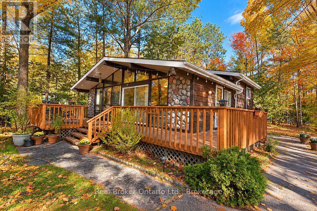 38 Deanlea Boulevard, Tiny, Ontario L0L 2T0 - Photo 2 - S14112818