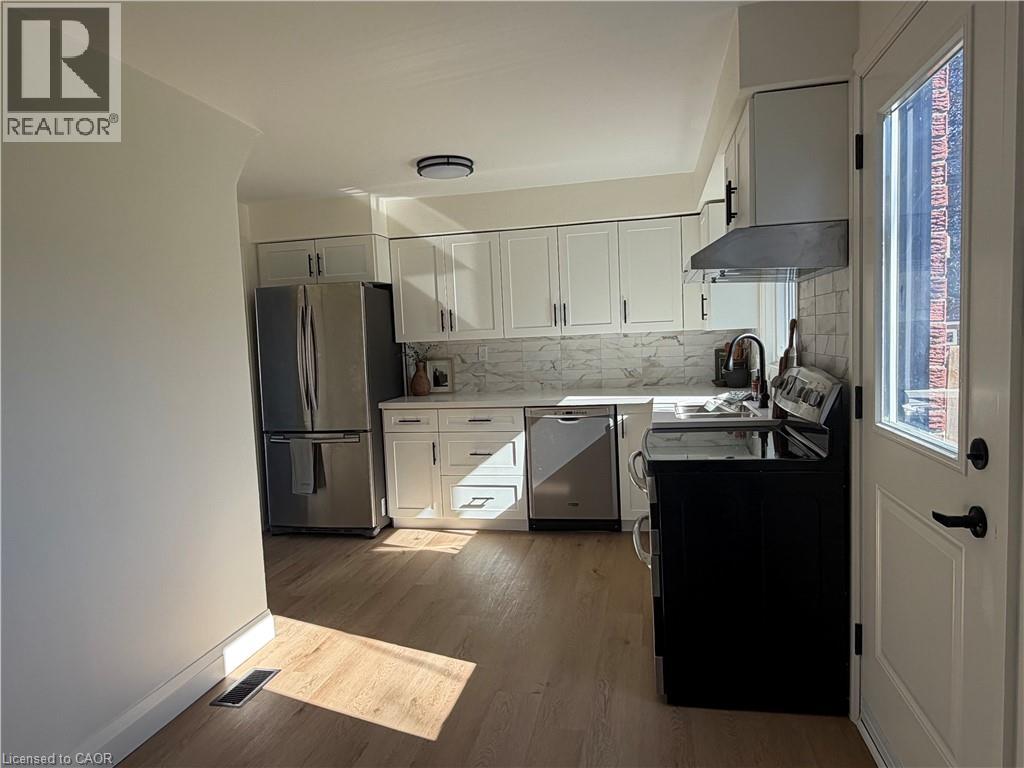 15 Currie Street, Cambridge, Ontario  N1P 1A2 - Photo 8 - 40873344