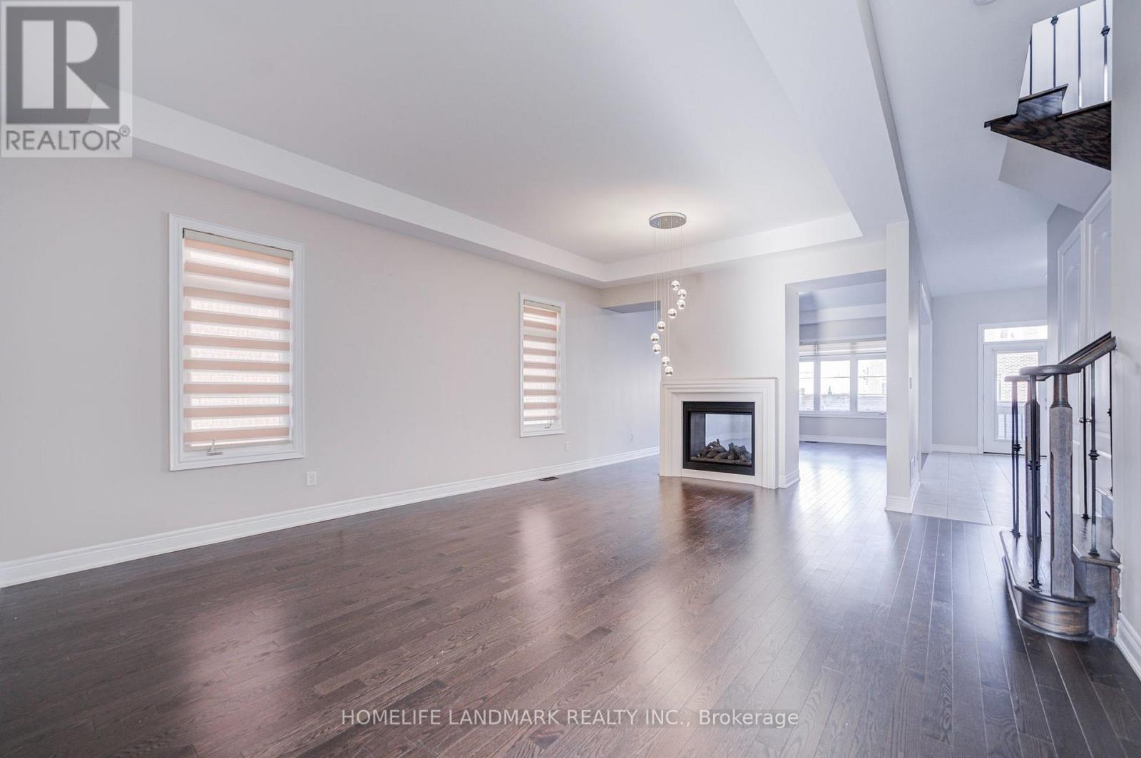 7 Malaspina Close, Brampton, Ontario  L6Y 6E2 - Photo 5 - W14112848