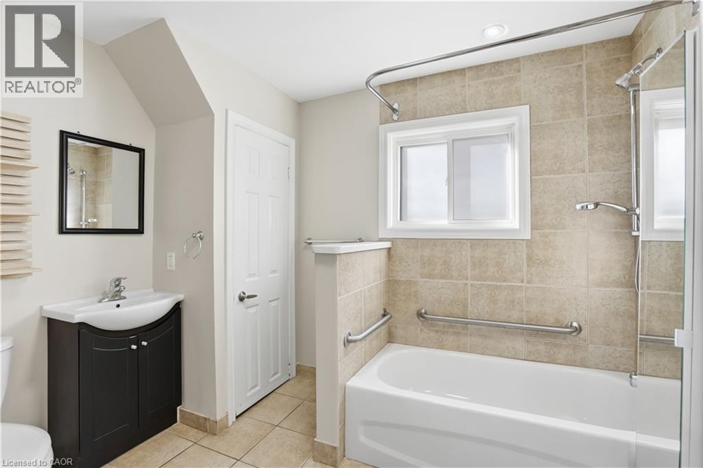 145 Campbell Avenue, Hamilton, Ontario  L8H 2G2 - Photo 14 - 40873598