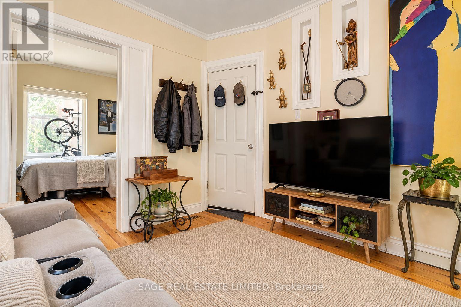 47 Jones Avenue, Toronto, Ontario  M4M 2Z7 - Photo 5 - E14110838