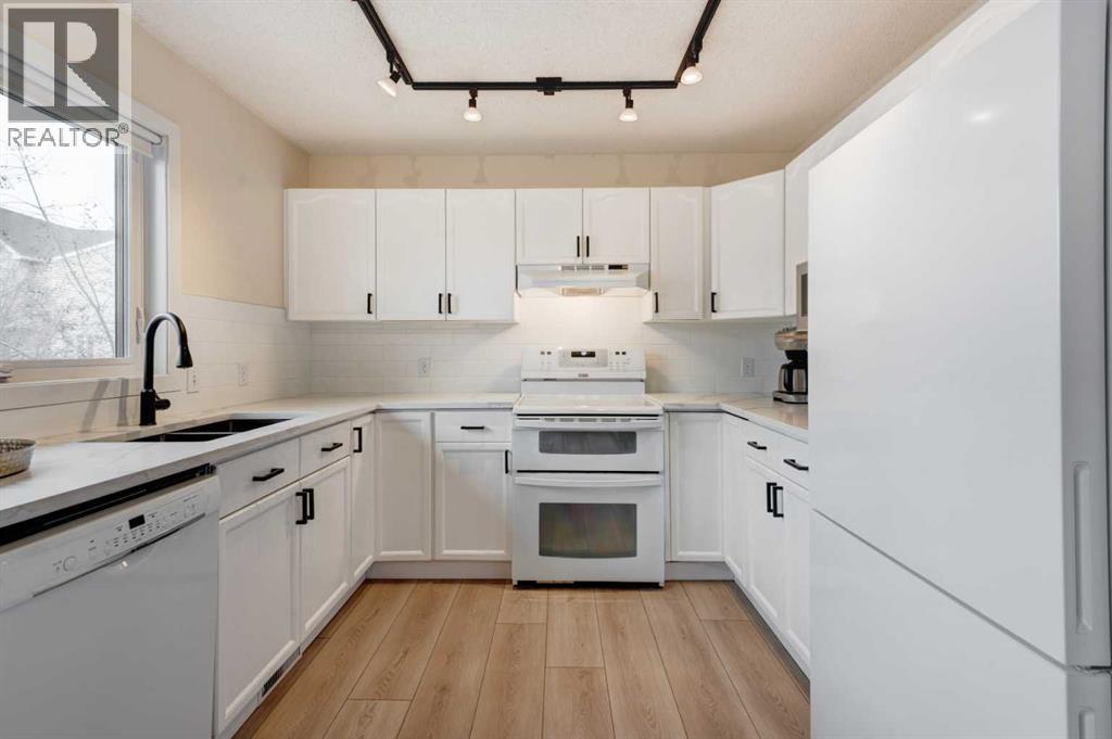 31 Inglewood Cove Se, Calgary, Alberta  T2G 5K4 - Photo 6 - A2354324