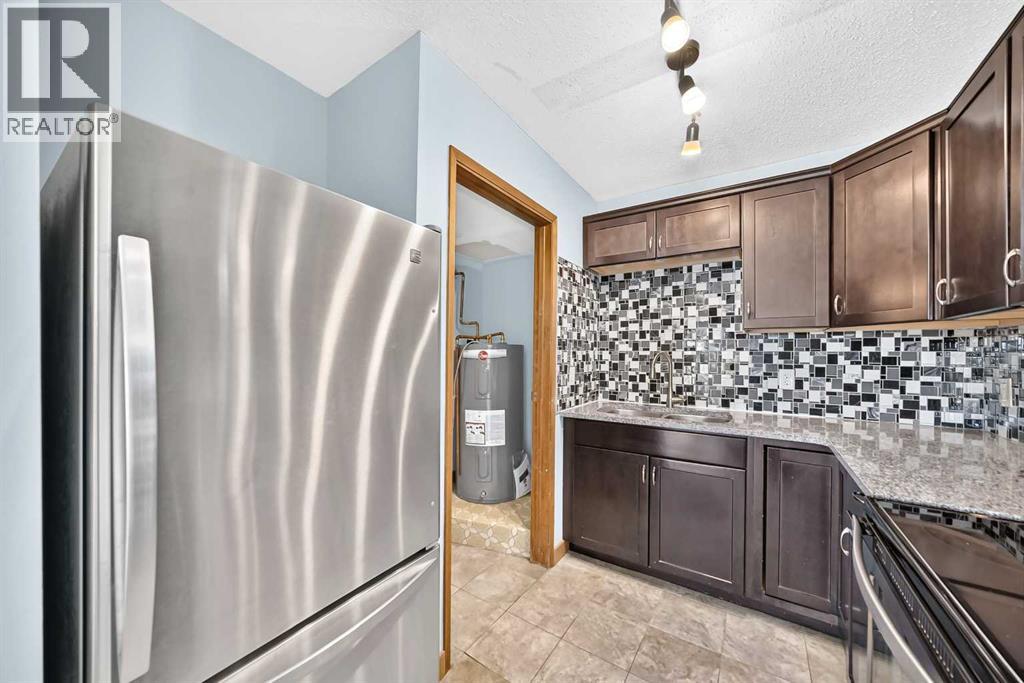 201, 3500 Varsity Drive NW, Calgary, Alberta  T2L 1Y3 - Photo 11 - A2353814