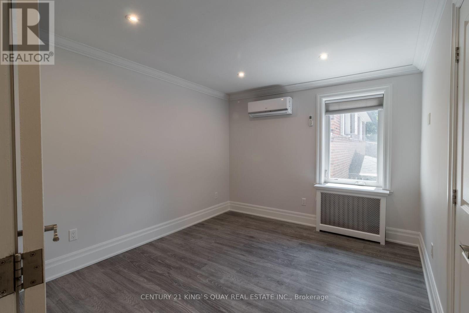Upper - 301 Cleveland Street, Toronto, Ontario  M4S 2W7 - Photo 11 - C14113008