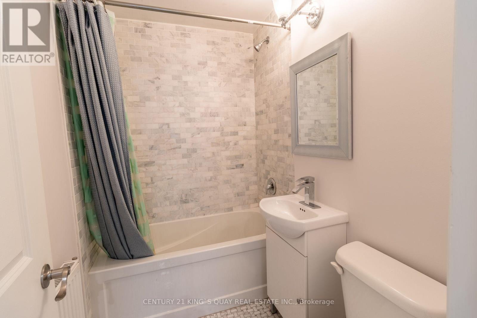 Upper - 301 Cleveland Street, Toronto, Ontario  M4S 2W7 - Photo 15 - C14113008