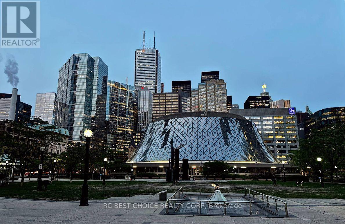 225 King Street W, Toronto, Ontario  M5V 3M2 - Photo 3 - C14113040