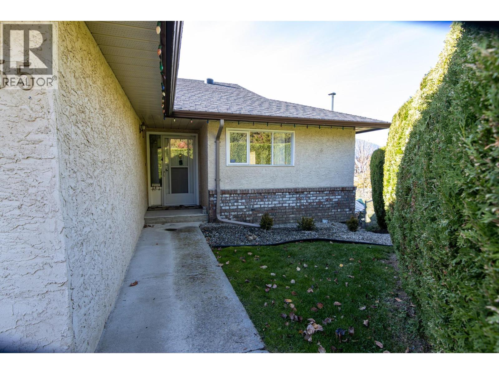 2455 5th Avenue NE, Salmon Arm, British Columbia  V1E 1Y9 - Photo 2 - 10403949