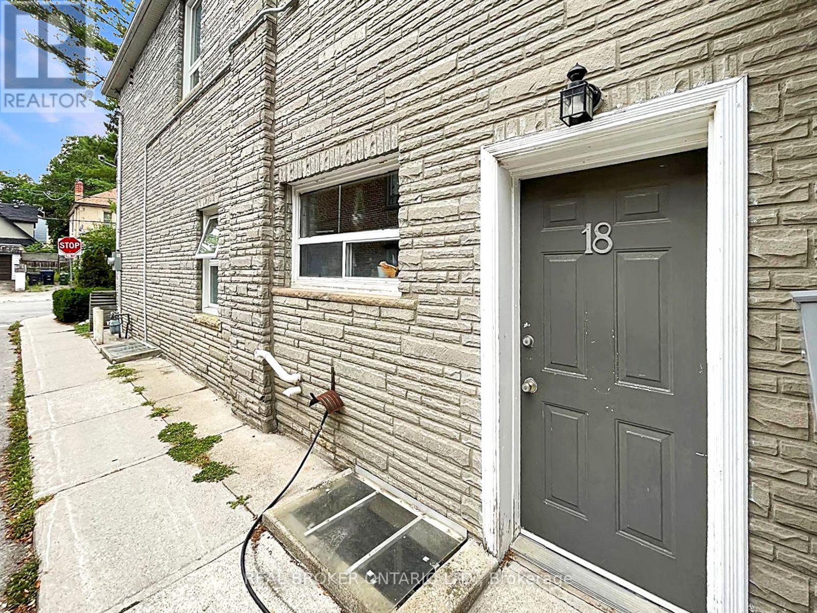 Upper - 79 Blantyre Avenue, Toronto, Ontario  M1N 2R6 - Photo 15 - E14112964