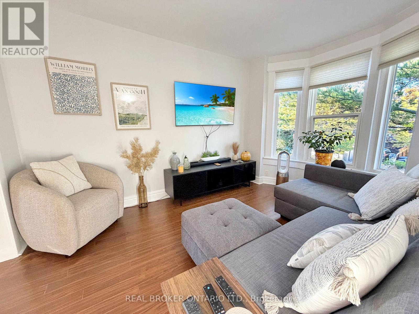 Upper - 79 Blantyre Avenue, Toronto, Ontario  M1N 2R6 - Photo 2 - E14112964