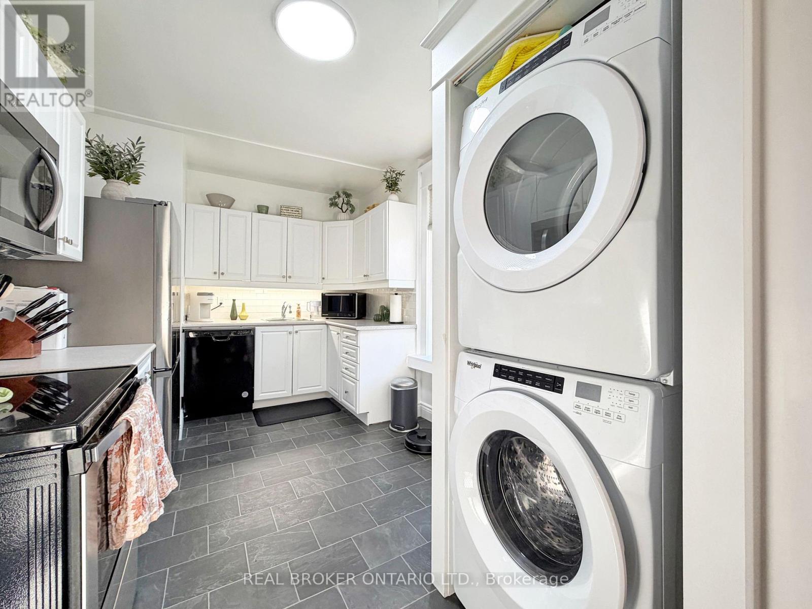 Upper - 79 Blantyre Avenue, Toronto, Ontario  M1N 2R6 - Photo 9 - E14112964