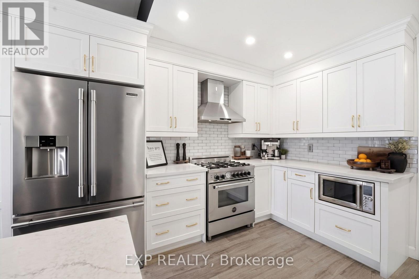 152 Underwood Drive, Whitby, Ontario  L1M 1H6 - Photo 6 - E14112976