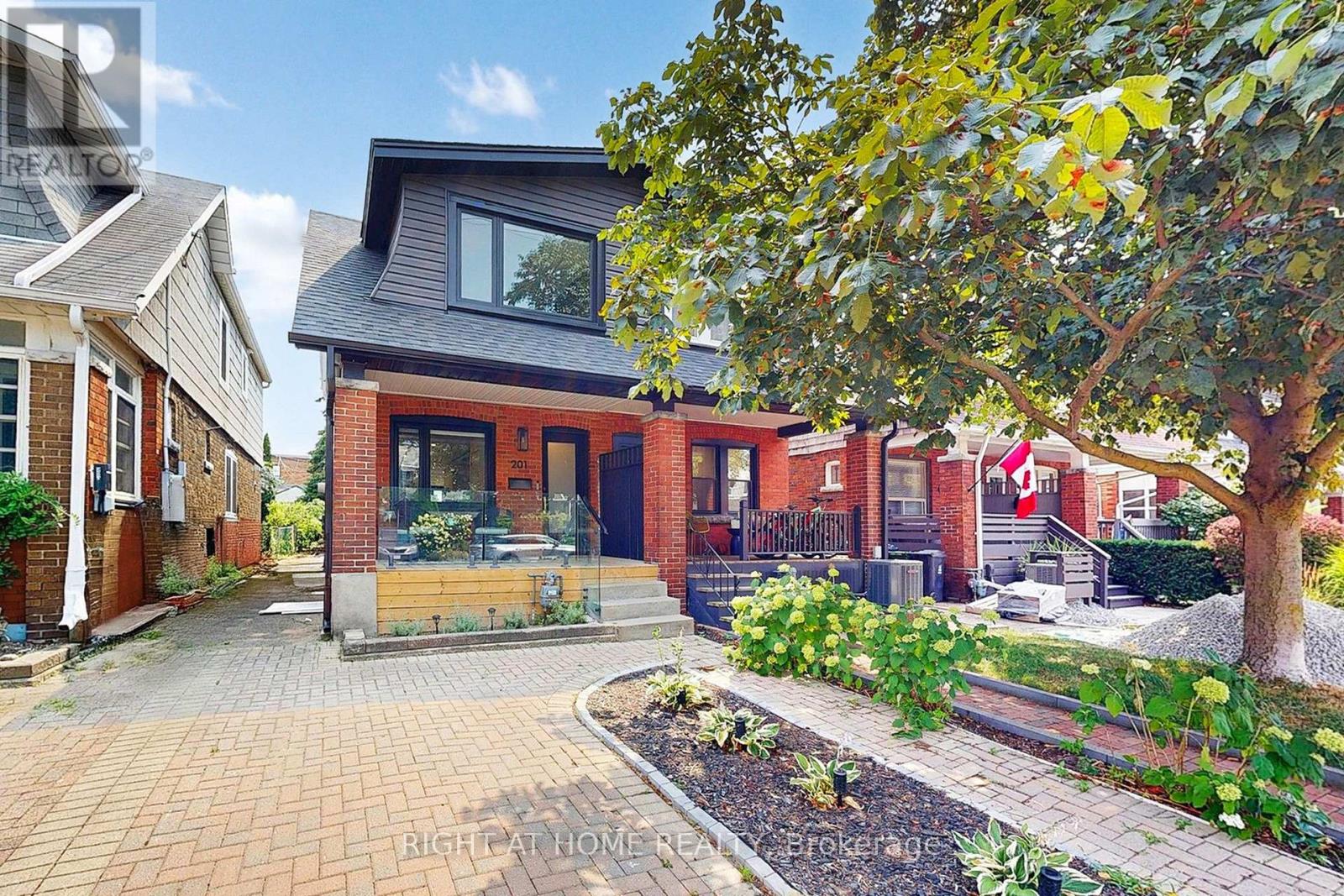 201 Springdale Boulevard, Toronto, Ontario  M4C 1Z6 - Photo 2 - E14112984