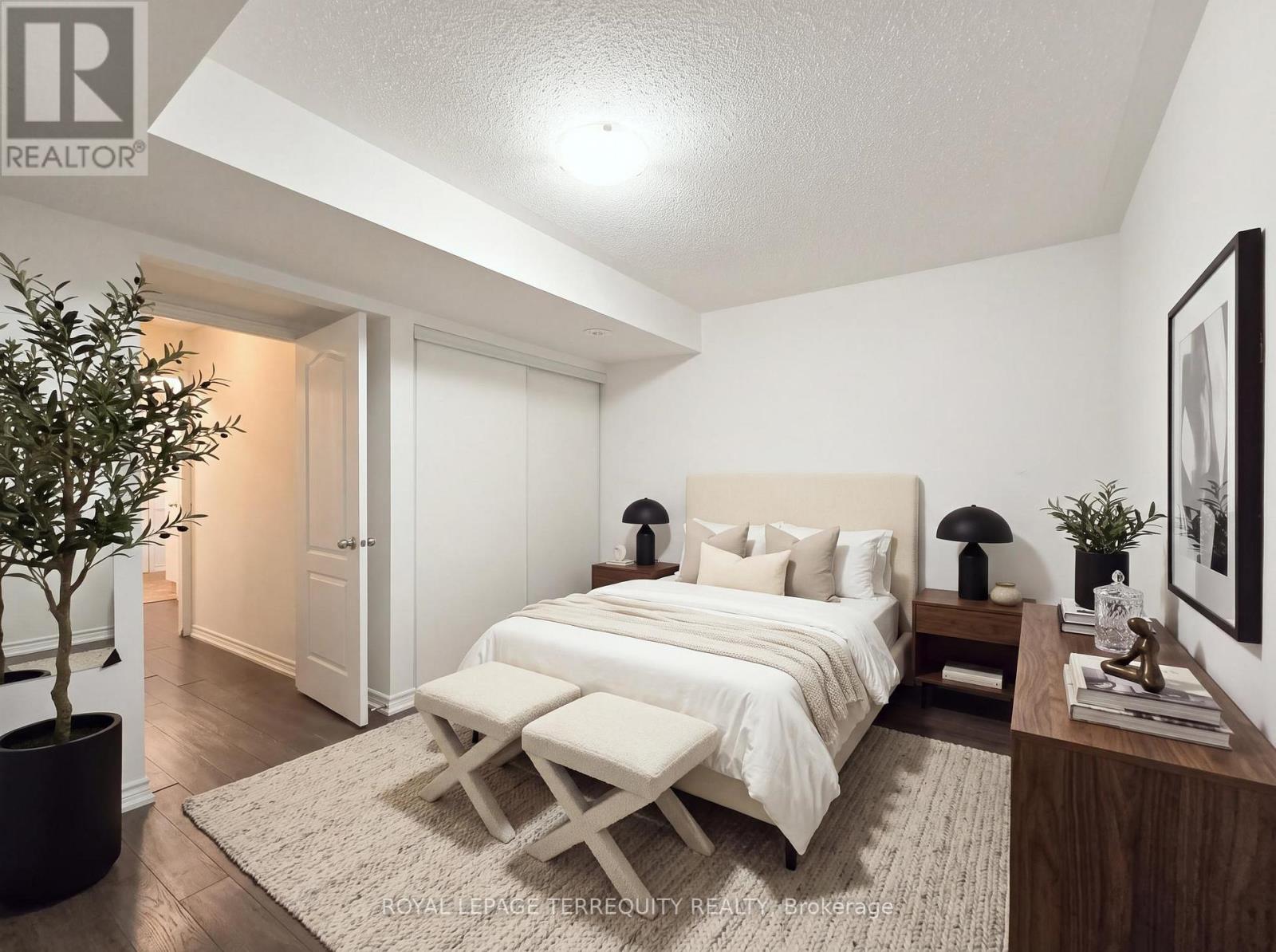 3 - 141 Isaac Devins Boulevard, Toronto, Ontario  M9M 0C4 - Photo 11 - W13668008