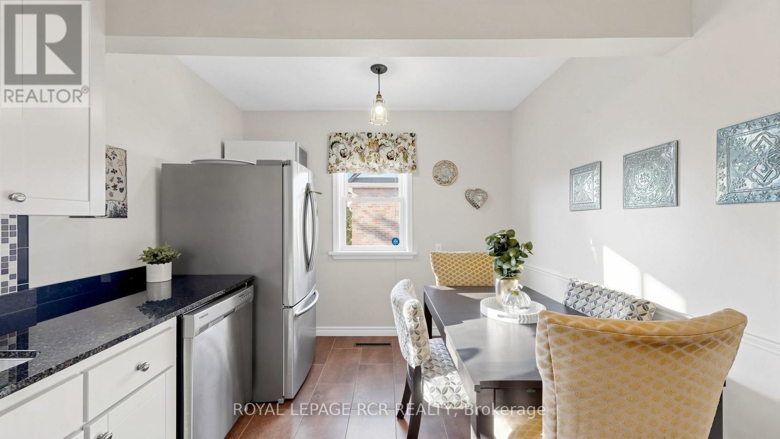 26 Newton Street, Barrie (Wellington), Ontario  L4M 3N3 - Photo 11 - S14113056