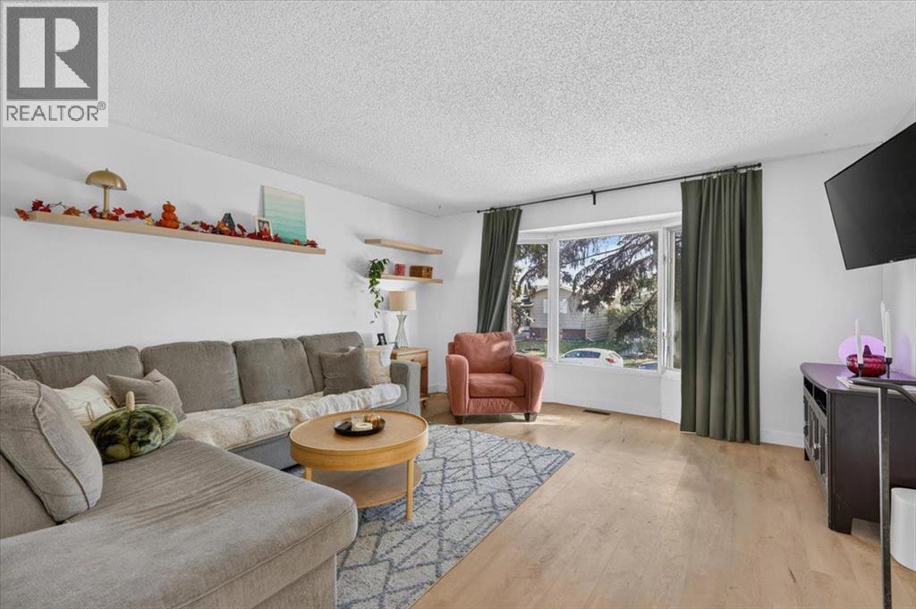 219 Sunvale Crescent SE, Calgary, Alberta  T2x 2P8 - Photo 3 - A2354351