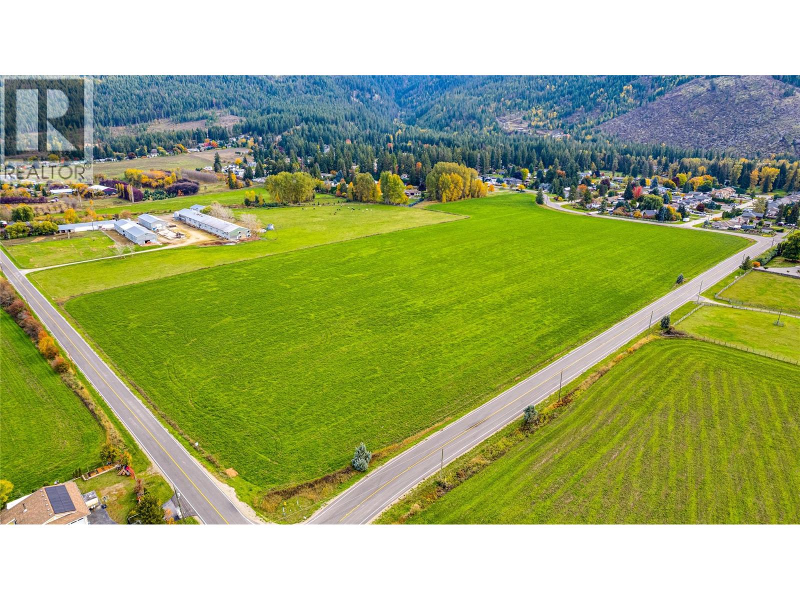 1575 Mcleod Road, Armstrong, British Columbia  V0E 1B8 - Photo 3 - 10403608