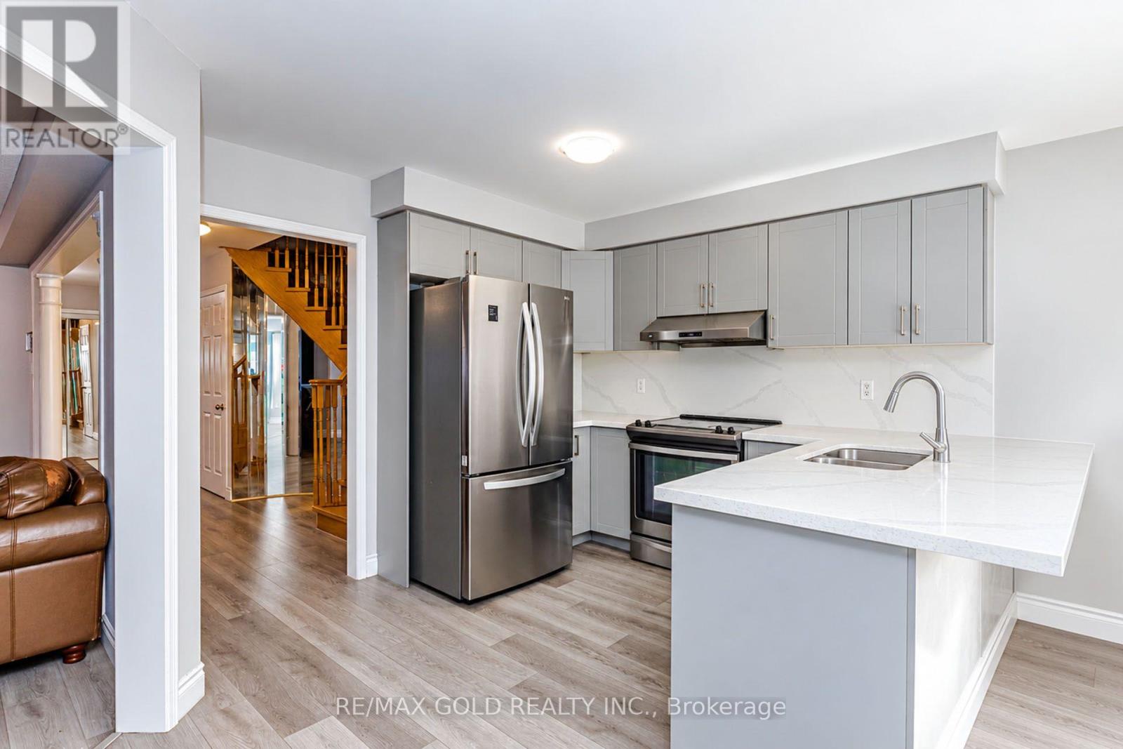 104 Tumbleweed Trail, Brampton, Ontario  L6Y 4Z8 - Photo 10 - W14113020