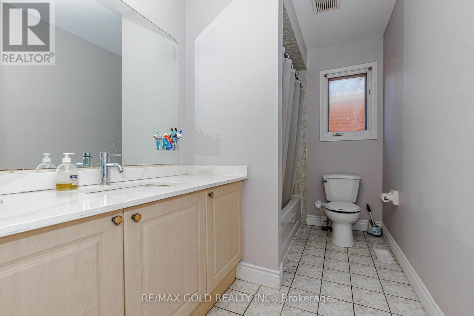 104 Tumbleweed Trail, Brampton, Ontario  L6Y 4Z8 - Photo 32 - W14113020