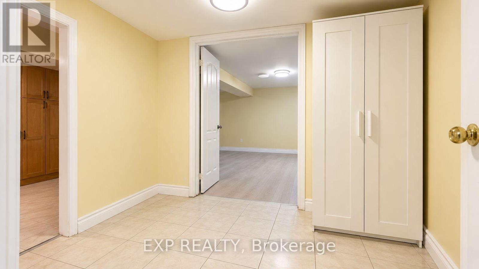 Lower - 3425 Laddie Crescent, Mississauga, Ontario  L4T 1N2 - Photo 5 - W14113032