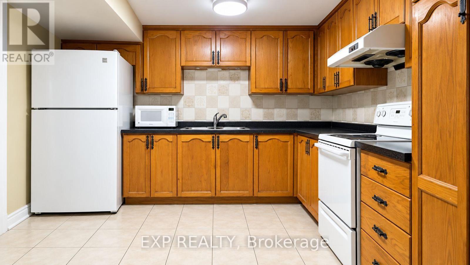 Lower - 3425 Laddie Crescent, Mississauga, Ontario  L4T 1N2 - Photo 7 - W14113032