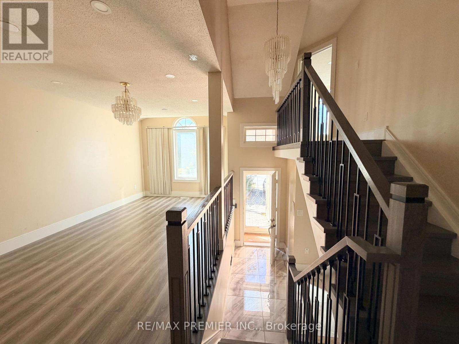 155 Drinkwater Road, Brampton, Ontario  L6Y 5B6 - Photo 6 - W14110334