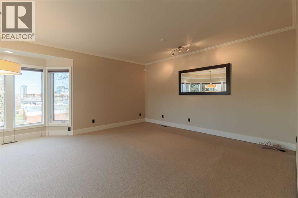 1425 Colborne Crescent SW