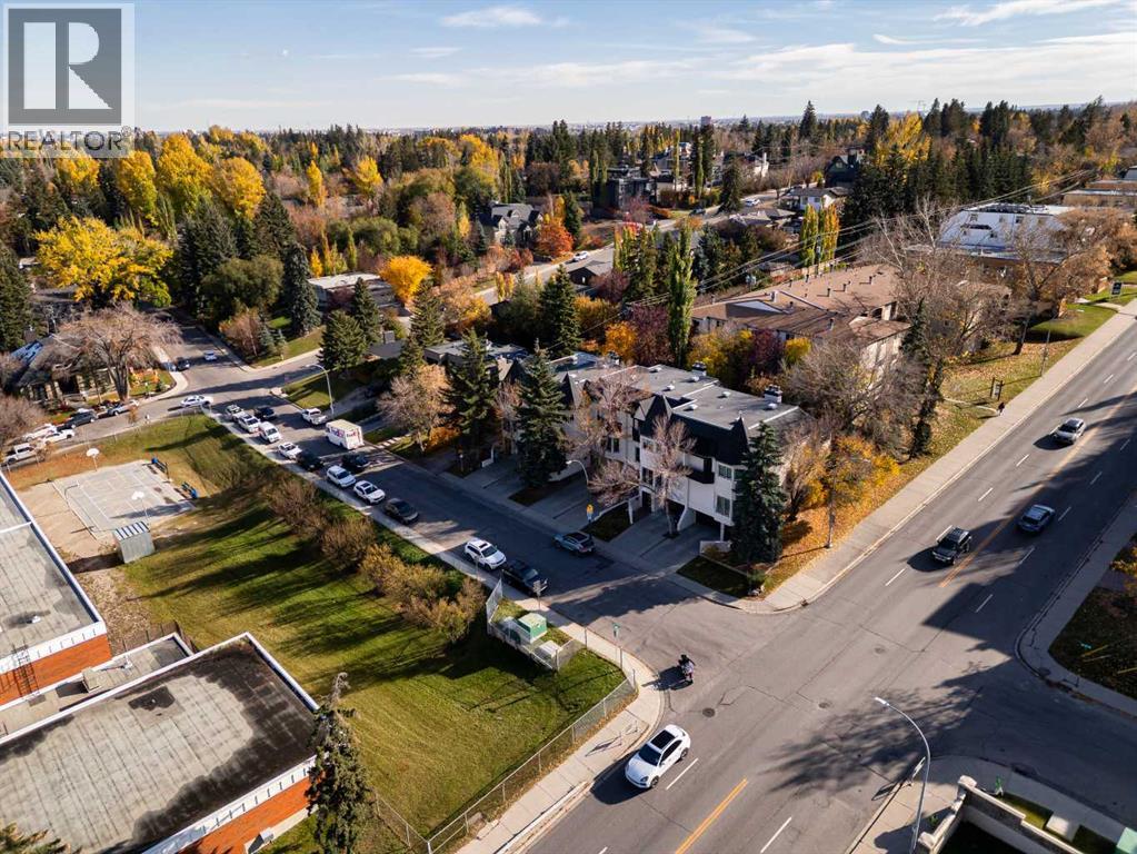 1425 Colborne Crescent SW