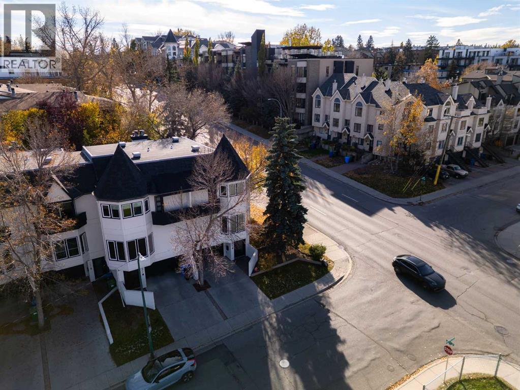 1425 Colborne Crescent SW