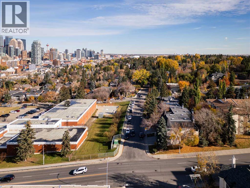 1425 Colborne Crescent SW