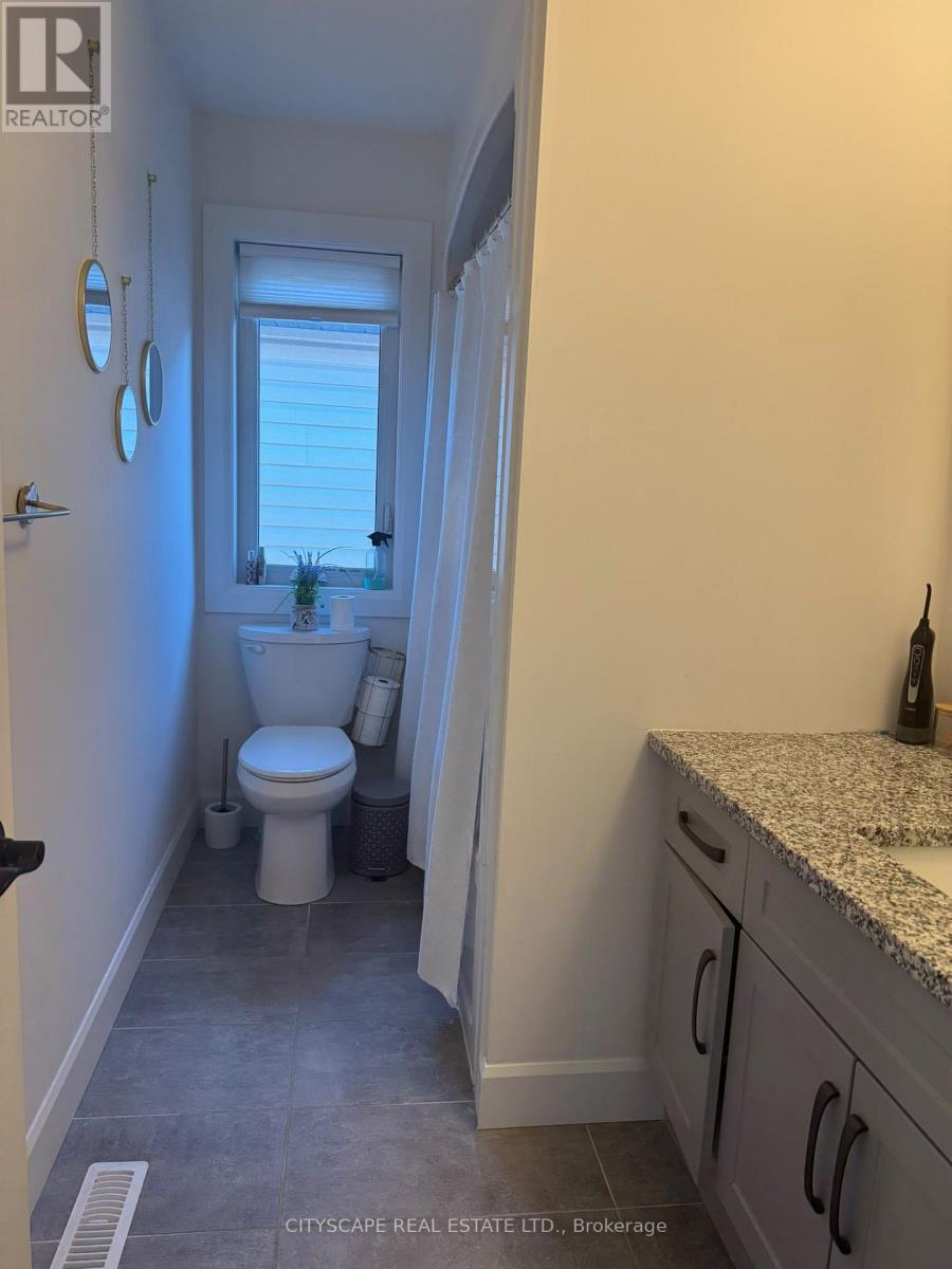 3821 Ayrshire Avenue, London South, Ontario  N6B 1W3 - Photo 5 - X13836976