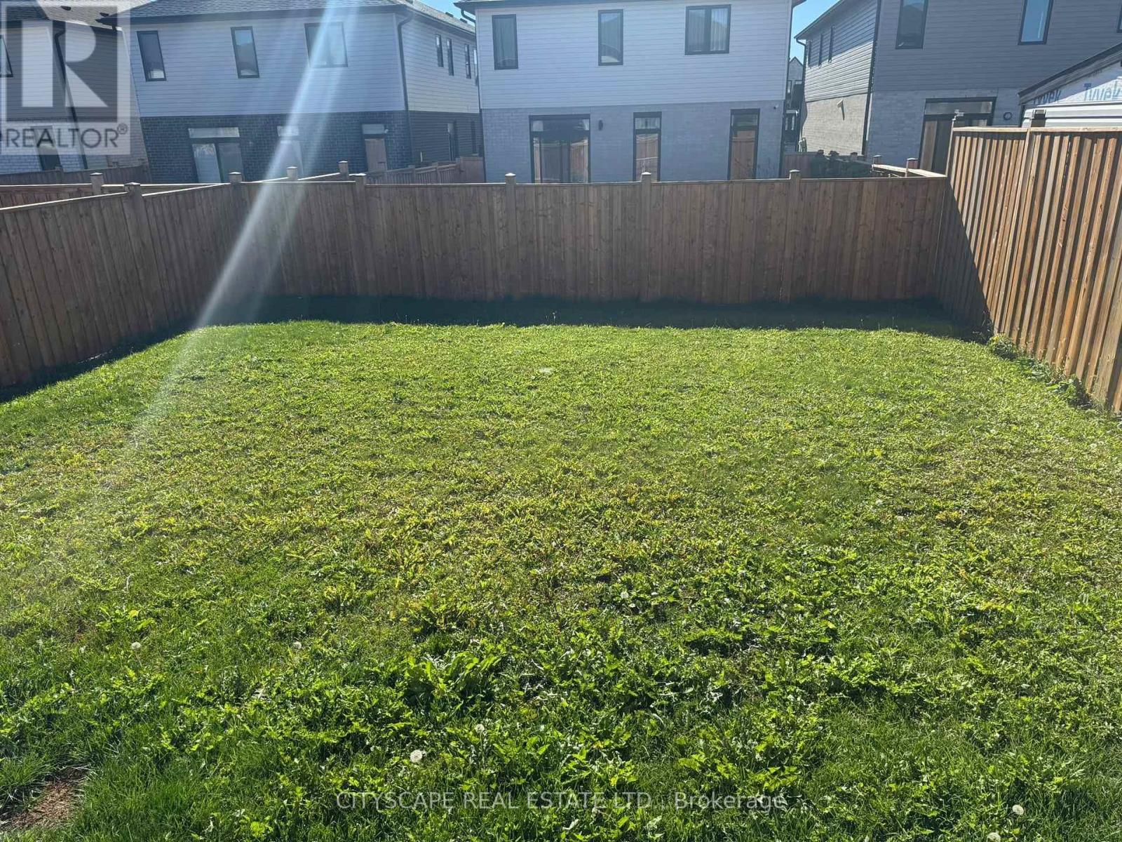 3821 Ayrshire Avenue, London South, Ontario  N6B 1W3 - Photo 10 - X13836976