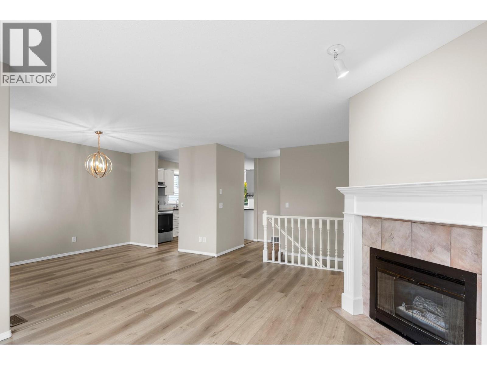 142 Applebrooke Crescent, Kelowna, British Columbia  V1V 1W4 - Photo 6 - 10404323