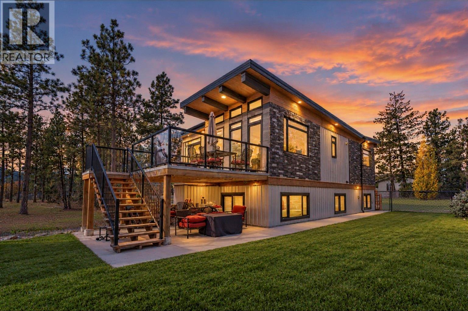 4978 Ponderosa Crescent, Canal Flats, British Columbia